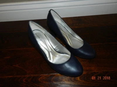 Andrew Geller Classic Pump Women Heels US 8 M Navy Blue - Image 1 of 3