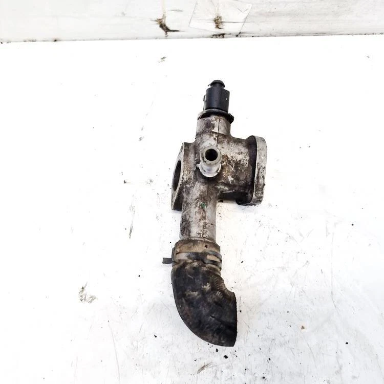 Carcasa termostato Volkswagen Golf 2002 (brida) 038121133a, 03812 #1885087-14 Foto 1 de 3