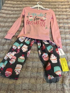 New Carter’s 2 Piece Cupcake Sleepwear Set Size 5 - Picture 1 of 5