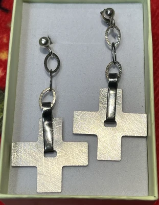 Rel. vintage Pendientes cruzados modernos de plata de ley 925 cepillada y cadena con clip de papel Foto 1 de 4