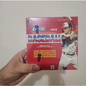2025 Topps Heritage Baseball Mega Box 🔥 NEW FACTORY SEALED🔥🔥 - Picture 1 of 2