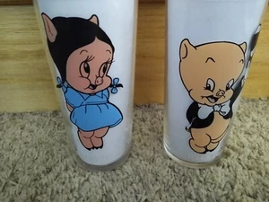 Lote de 2 vasos de colección Pepsi Looney Tunes 1973 - Petunia & Porky Pig - Imagen 1 de 5