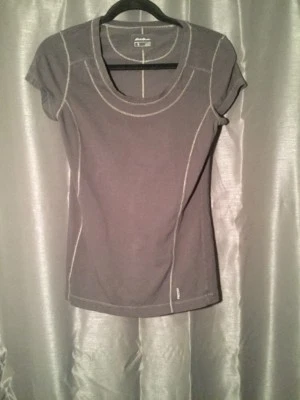 Camiseta de entrenamiento de manga corta Eddie Bauer para dama talla pequeña gris Foto 1 de 4