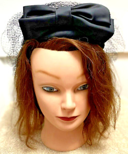 VTG 1940's - 50's Women’s Pillbox Hat Black Satin Black Netting Bow Small
