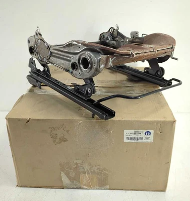 Nuevo OEM genuino Mopar LH asiento manual pista 2013-2015 Dodge Dart 68229573AC Foto 1 de 4