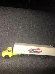 Majorette Scania Semi Truck Cab And Child World Trailer 1:100 Scale - Picture 1 of 3