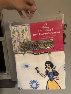 Juego de cortinas de ducha con ganchos Disney Princess 13 piezas Foto 1 de 4