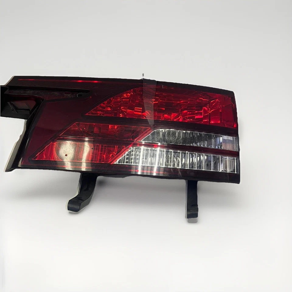 GENUINA LUZ/LÁMPARA CAPÓ TRASERO DERECHO LADO CONDUCTOR TOYOTA PREVIA OS 2000-06 Foto 1 de 1