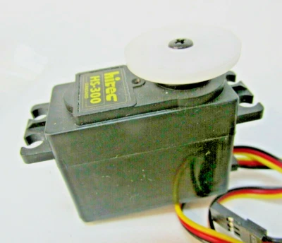 HITEC HS-300 Servo with Parts pack NOS - Image 1 of 4
