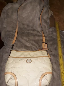 COACH Leather embossed CC LARGE Dufflette Purse White Cross Body Shoulder Bag GU - Picture 1 of 12