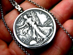 Collana ciondolo vintage 1943 autentico argento camminando liberty moneta mezzo dollaro - Foto 1 di 3