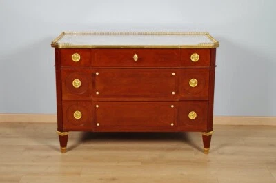 Commode époque Louis XVI - Photo 1/4