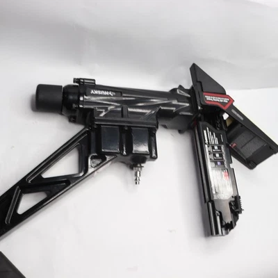 Clavadora y grapadora de pisos Husky neumática 3 en 1 con liberación rápida de atascos 2" Foto 1 de 4