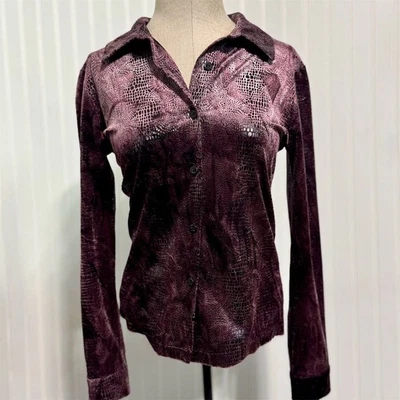 Camisa vintage anos 90 Y2K Carole Little Petites 6 veludo pele de cobra falsa botão ameixa - Imagem 1 de 4