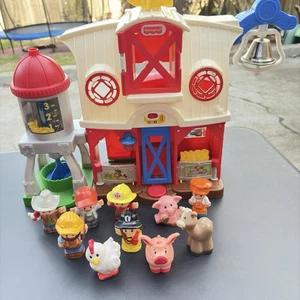 Fisher Price 10 Little People 2019 luces de granero y silo sonidos probados funciona usado en excelente estado - Imagen 1 de 8