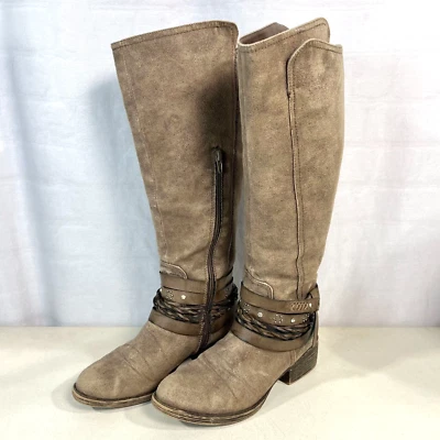 MAURICES Gretchen Taupe 女式 6.5M 码侧拉链宽小腿高跟靴 102958 — 第 1/4 张图片