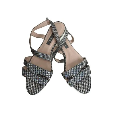 SJP por Sarah Jessica Parker | Supernova Pisos en Brillante Holográfico 36/5.5 Foto 1 de 4