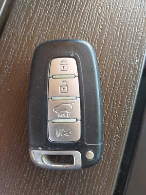 OEM ELECTRONIC REMOTE SMART PROXIMITY KEY FOB FOR 2009-2012 KIA SORENTO  - Image 1 of 4