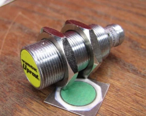 Turck Uprox M18 induktiver Näherungssensor 10-30 V DC 1644731 Bi8U-M18-AP6X-H1141 - Bild 1 von 4