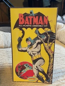 Batman Aurora Model Kit Repro. Box Top Tabletop Standee 10.1/4 X 5 1/2 - Picture 1 of 2