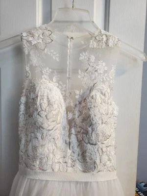 Beautiful Wedding Dress - Image 1 of 4