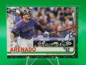 Nolan Arenado - 2019 Topps Holiday Image Variation Bow SP #HW165c Rockies - Foto 1 di 2