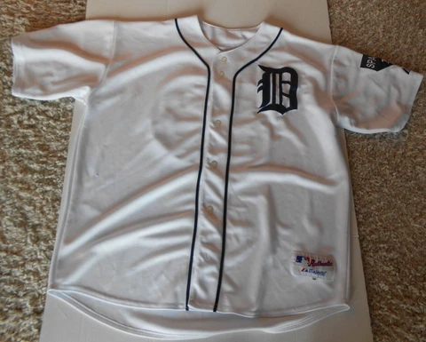 Majestic MLB Detroit Tigers # 28 Prince Fielder Jersey Size 54 Sparky #11 Patch Cover
