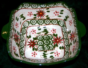 Lovely Green Poinsettia Christmas Temptations Old World Square 1 qt Bowl - Picture 1 of 1