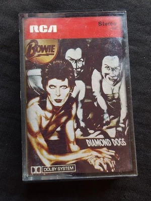Original 1st issue David Bowie cassette Diamond Dogs - RCA Play Tested N666 - Image 1 of 4