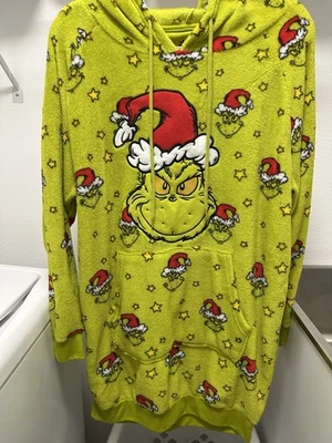 Camisa para dormir Dr. Seuss The Grinch para mujer con capucha felpa polar pijama dormitorio Foto 1 de 3