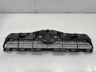 2015 - 2017 丰田普锐斯 C 上保险杠格栅组件原始设备制造商 5311152780 — 第 1/4 张图片