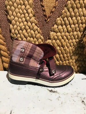 Botas para mujer UGG Marais forradas de lana a cuadros talla 8 de EE. UU. Foto 1 de 4
