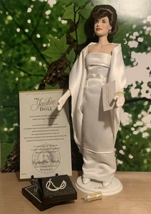 The Franklin bambola Jackie come nuova in scatola con COA e accessori Kennedy Onassis * - Foto 1 di 17
