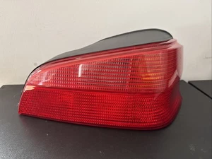 Luz trasera lateral conductor DEPO para Peugeot 106 fase 2 550-1920R-UE - Imagen 1 de 2
