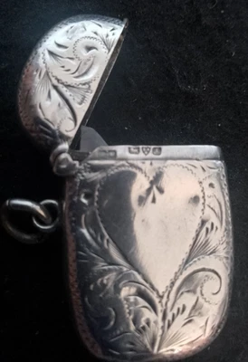 Antiga prata Vesta Chester marca registrada 1901 lindo motivo coração chatelaine 13,6g - Imagem 1 de 4