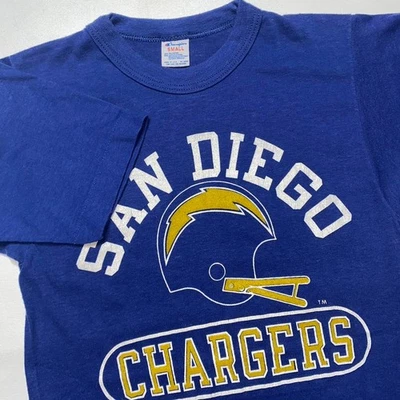 复古 80 年代圣地亚哥充电器 Champion 翻印男女通用衬衫 AN62770 — 第 1/3 张图片