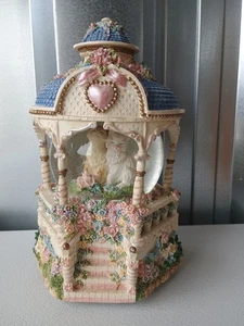 Vintage Katzen Paar Sound of Music Pavillon Schneekugel Film Sammlerstück 8,5" RAR - Bild 1 von 19