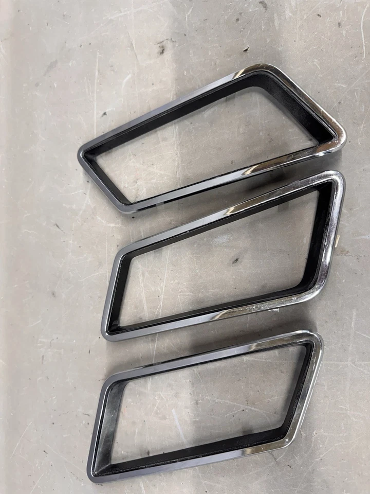 Ford Torino Elite 1974-1976 techo ópera vidrio techo vela panel ventana moldura moldura Foto 1 de 4