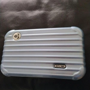 Rimowa x Thai Airways First Class Amenity Kit Hard Case Silver Unused - Picture 1 of 7