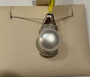 Ladies 14k white gold pearl pendant with one button pearl - Picture 1 of 4
