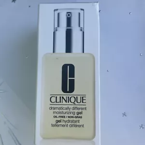Clinique Dramatically Different Combination Oily Skin Moisturiser Face Gel 125ml - Picture 1 of 3