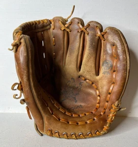 Regent 5555 Baseball Glove Mitt 11 in RHT Leather Bobby Shantz Signature - Picture 1 of 6