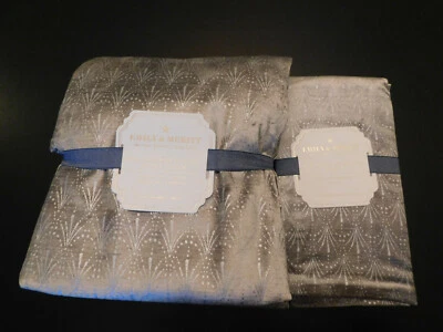 NUEVO Edredón Pottery Barn Kids Emily & Meritt Shimmer Lux Terciopelo DOBLE y Falsa PLATEADO Foto 1 de 4