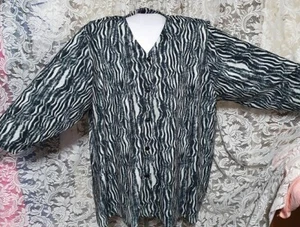 PLUS SIZE 32 = 7XL BLACK & WHITE STRETCHY POLYESTER KNIT NO COLLAR LONG JACKET - Picture 1 of 3