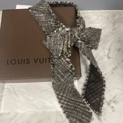 LOUIS VUITTON LAZO DIADEMA A CUADROS Foto 1 de 4