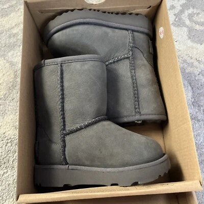 UGG NIÑO CLÁSICO CLIMA CORTO CASTAÑO IMPERMEABLE CUERO LANA EE. UU. 8 / UE 25 Foto 1 de 4