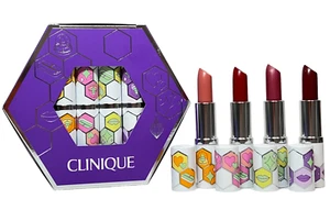 Clinique Pop Treats Lippenstift Geschenkset 4 Farbtöne Nude Passion Love & Berry Pops - Bild 1 von 20