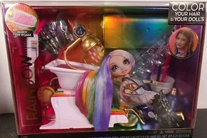 "Salón"" Rainbow High / Incluye "ESPUMA HÁGALO USTED MISMO"" / Colorea tu cabello y el de su muñeca / Nuevo - Imagen 1 de 12