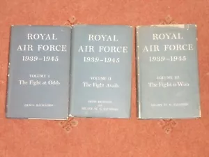 'ROYAL AIR FORCE 1939 - 1945' VOLS 1 - 3 BY DENIS RICHARDS REASONABLE - Foto 1 di 7