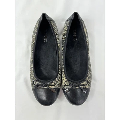 Pisos de ballet Vionic Minna talla 6,5 negros crema estampado de reptiles puntera de cuero Foto 1 de 4